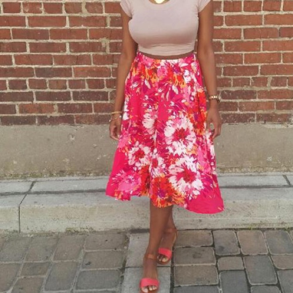 Old Navy bold floral print midi print skirt